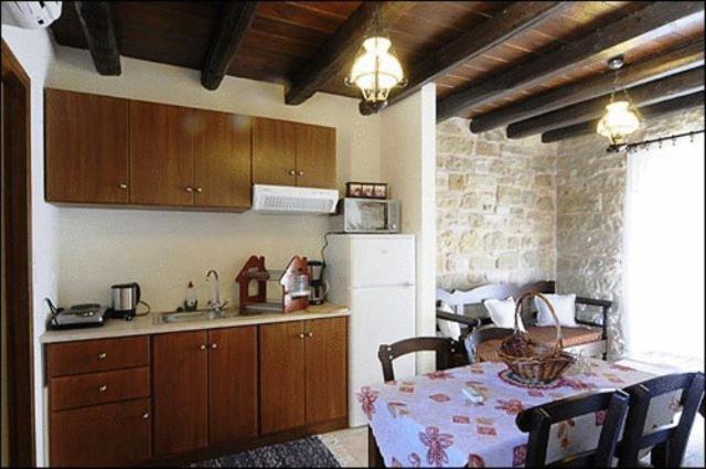 Esperides Stone Houses Палекастрон Екстериор снимка
